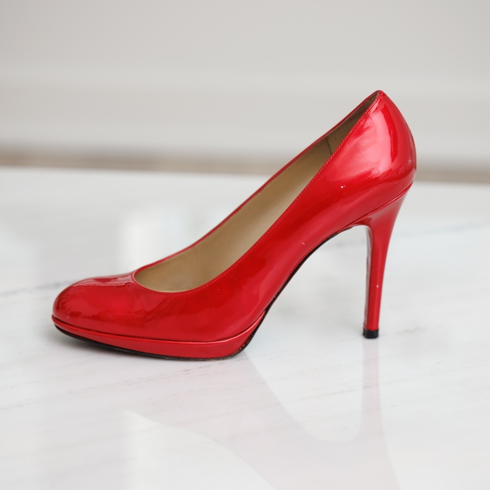 stuart weitzman leather pumps